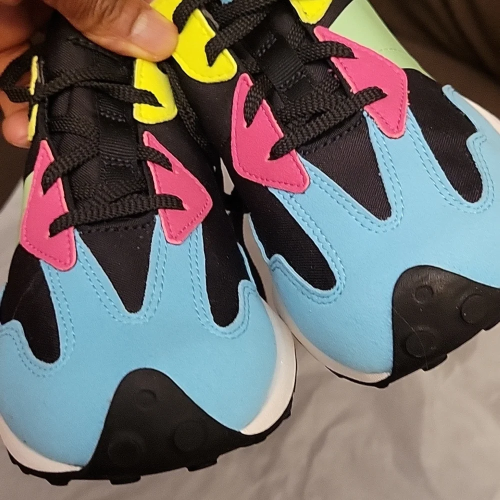 NEW BALANCE THE INTELLIGENT CHOICE 327 SNEAKERS 👟  SIZE 9 2/16 appro 9 1/2 - Picture 2 of 16